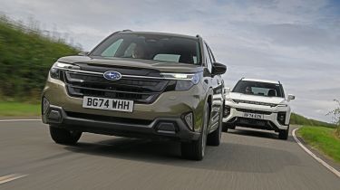 Subaru Forester and KGM Actyon - front tracking